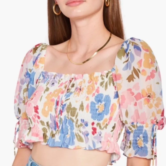 En Saison Tops - NWT! En Saison “Constantia” Floral Print Smocked Crop Top Size Large